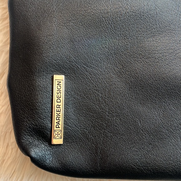 Parker Design travel crossbody - Picture 2 of 5